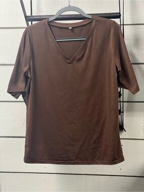 Everyday V-Neck Short Sleeve Top — Brown